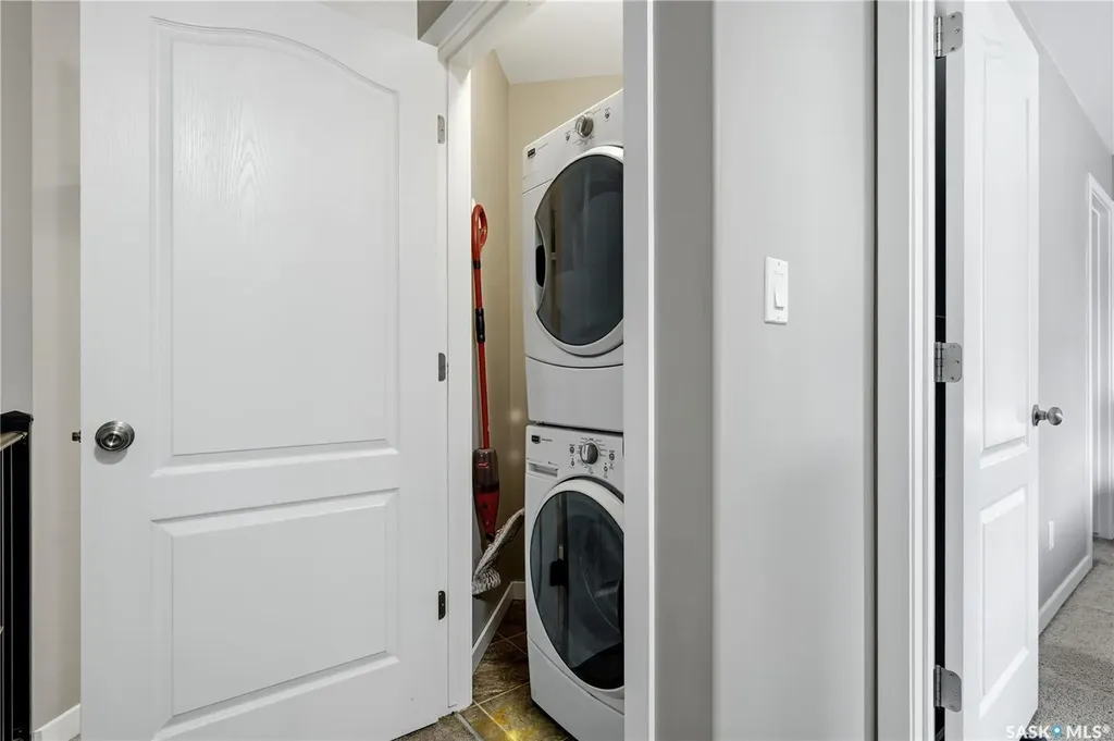 1237 Grey Street Regina SK S4T 1G7