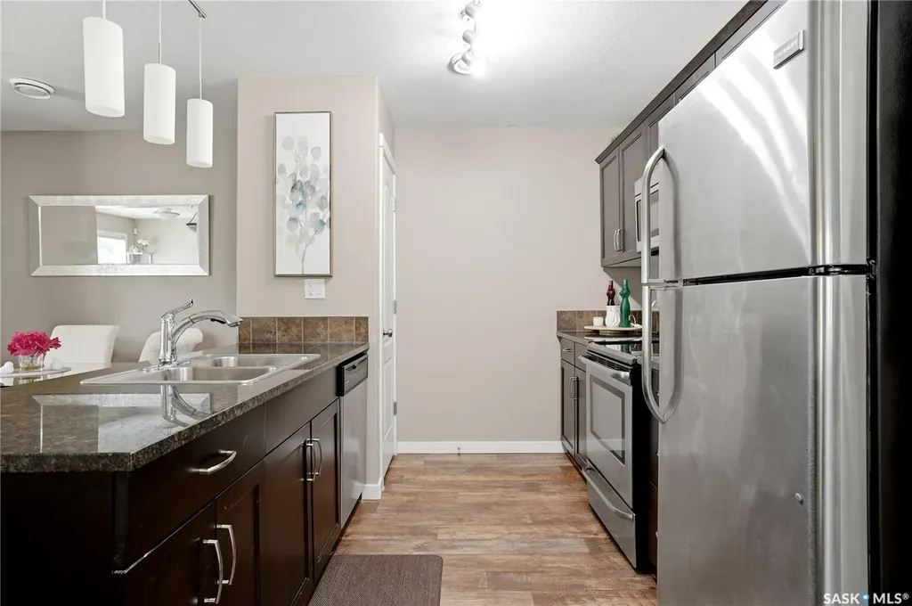 1237 Grey Street Regina SK S4T 1G7