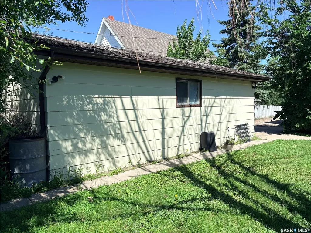 112 2nd Avenue W Eatonia SK S0L 0Y0