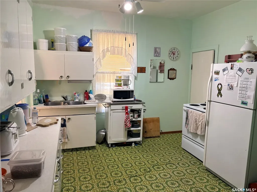 112 2nd Avenue W Eatonia SK S0L 0Y0