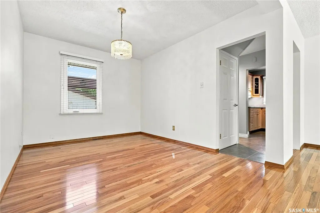 818 5th Street E Saskatoon SK S7H 1G9