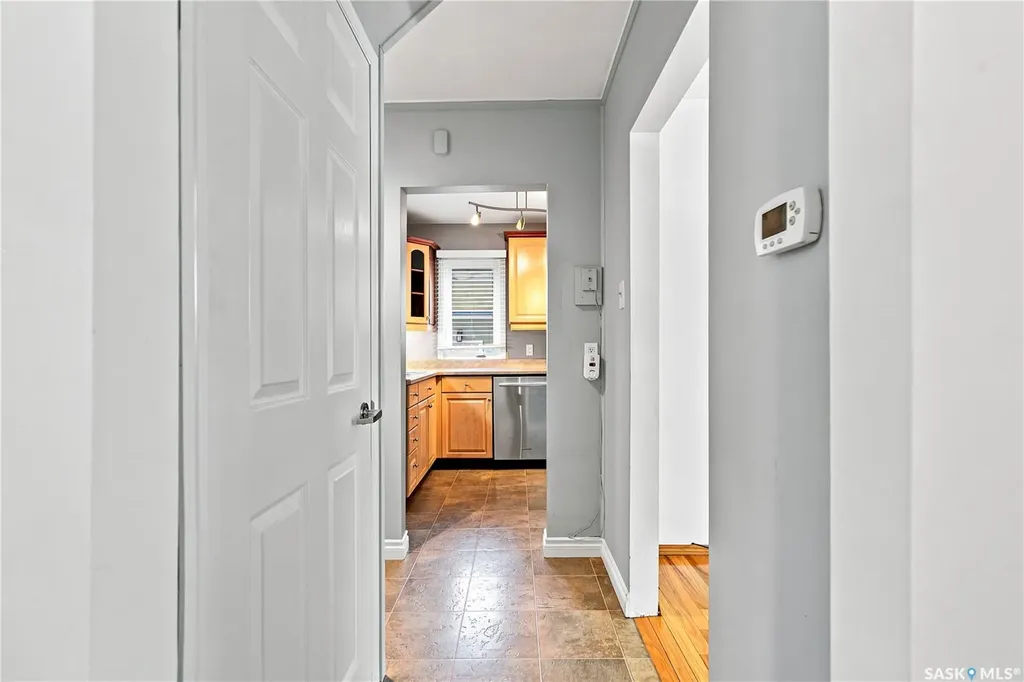 818 5th Street E Saskatoon SK S7H 1G9