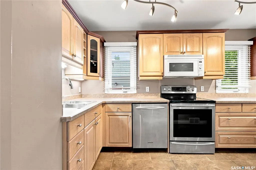818 5th Street E Saskatoon SK S7H 1G9