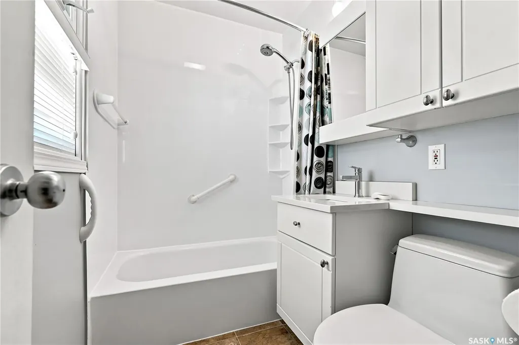 818 5th Street E Saskatoon SK S7H 1G9