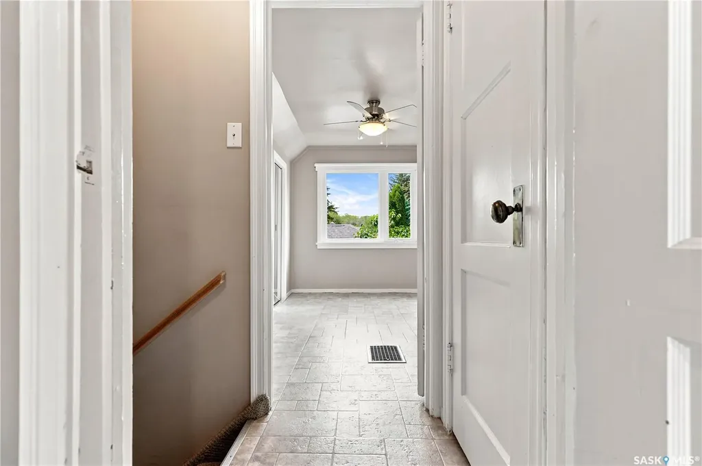 818 5th Street E Saskatoon SK S7H 1G9
