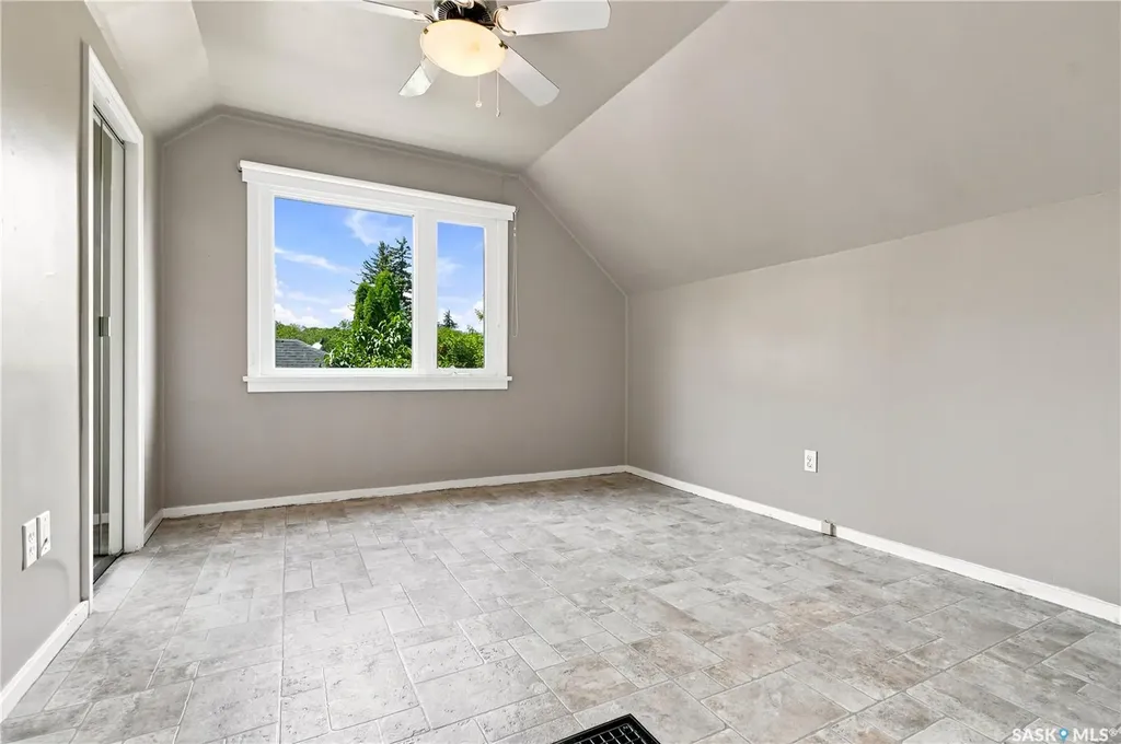 818 5th Street E Saskatoon SK S7H 1G9