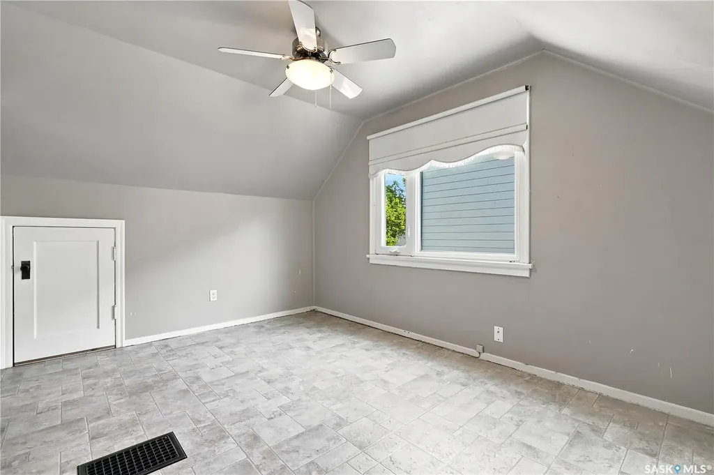 818 5th Street E Saskatoon SK S7H 1G9