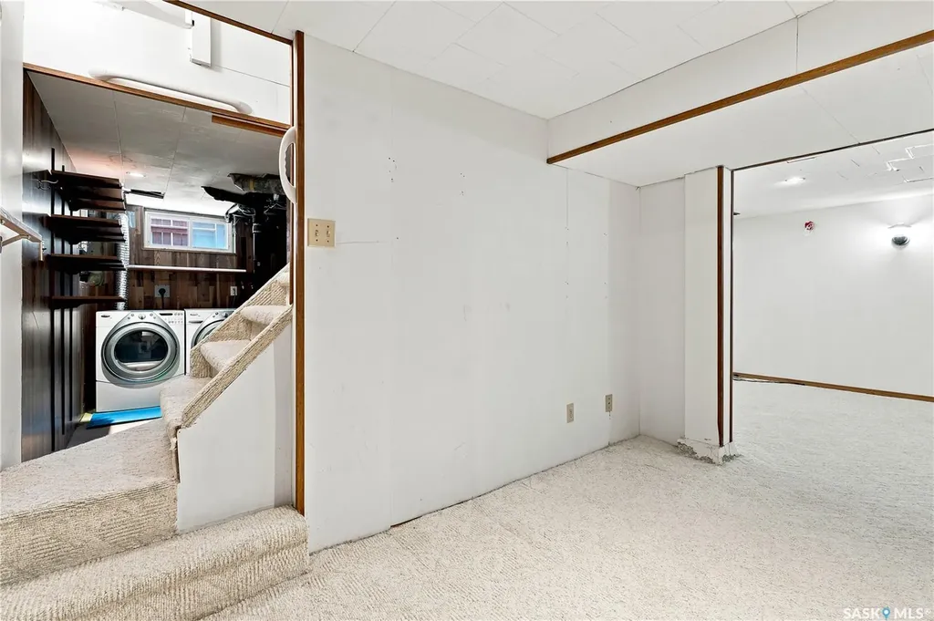 818 5th Street E Saskatoon SK S7H 1G9