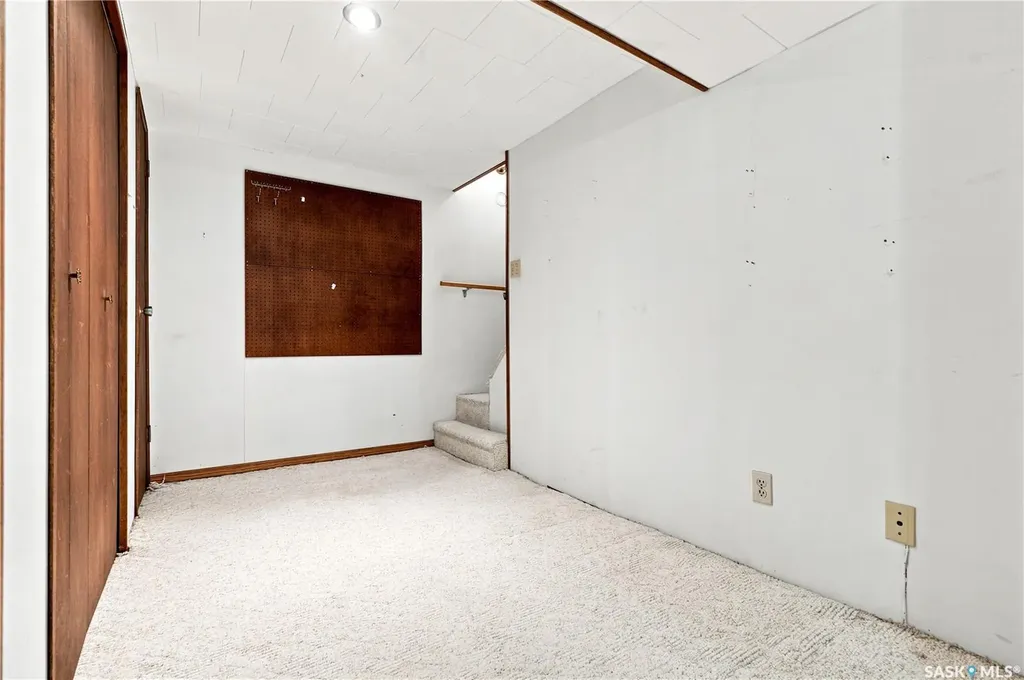 818 5th Street E Saskatoon SK S7H 1G9