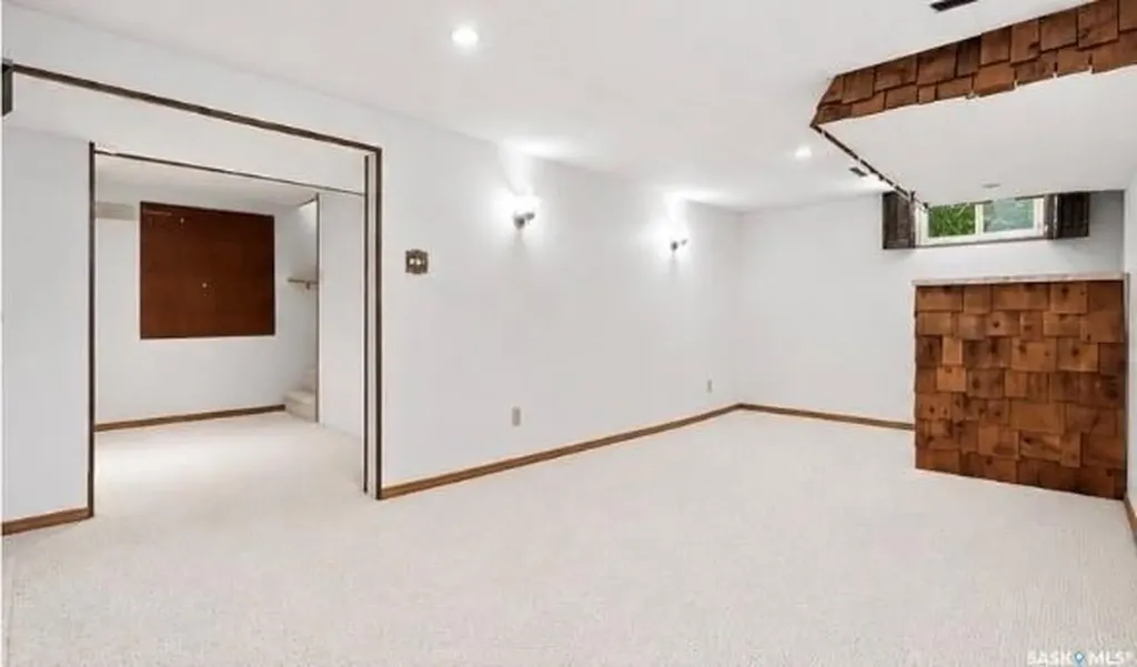 818 5th Street E Saskatoon SK S7H 1G9