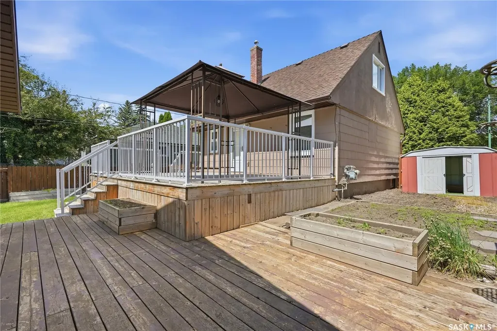 818 5th Street E Saskatoon SK S7H 1G9