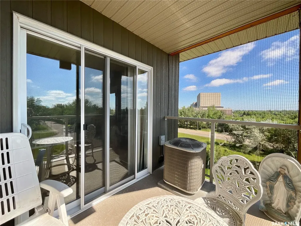 1220 Blackfoot Drive Regina SK S4S 6T2