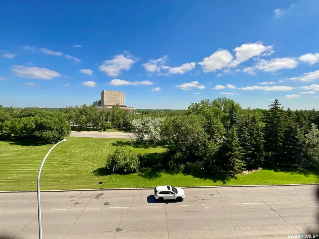 1220 Blackfoot Drive Regina SK S4S 6T2