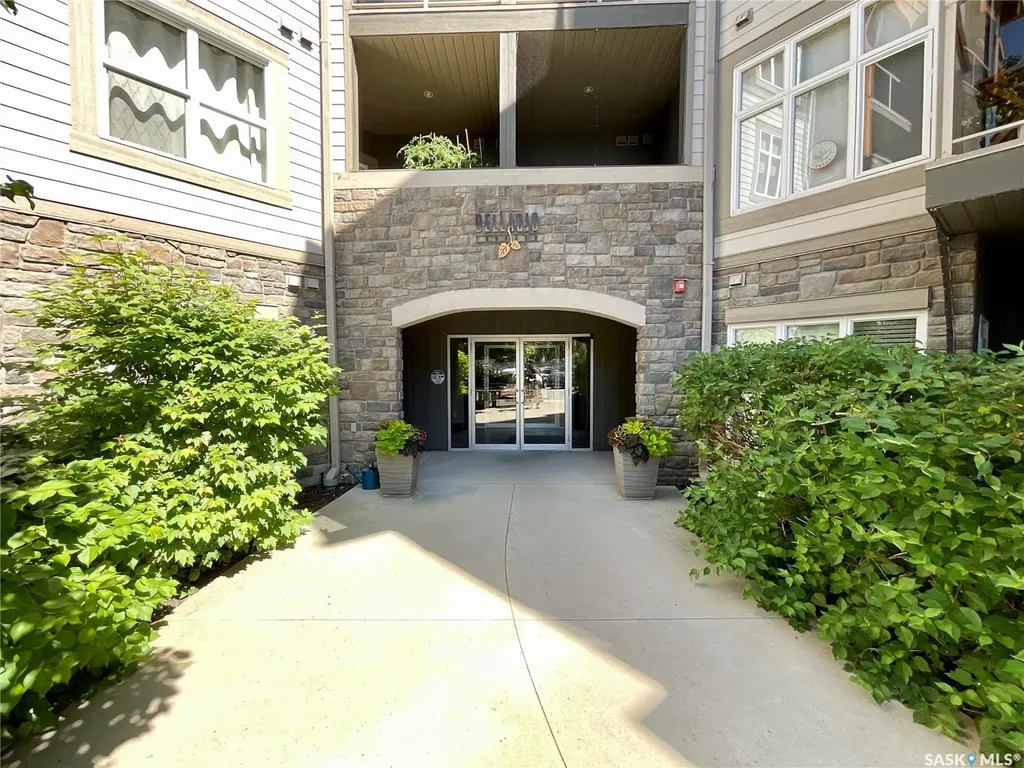 1220 Blackfoot Drive Regina SK S4S 6T2