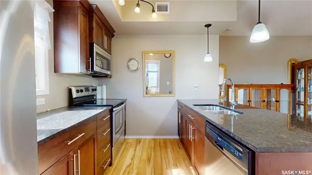 1220 Blackfoot Drive Regina SK S4S 6T2