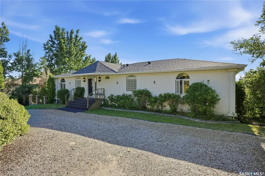 308 3rd Street W Delisle SK S0L 0P0