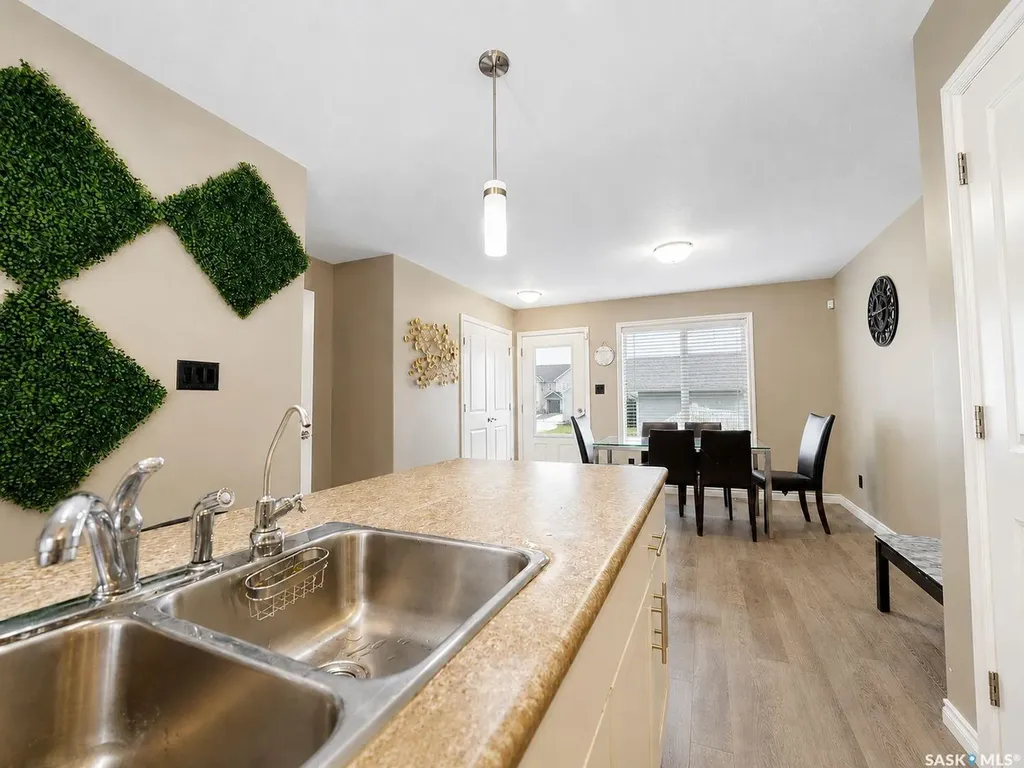 4346 Shaffer Street Regina SK S4W 0L4