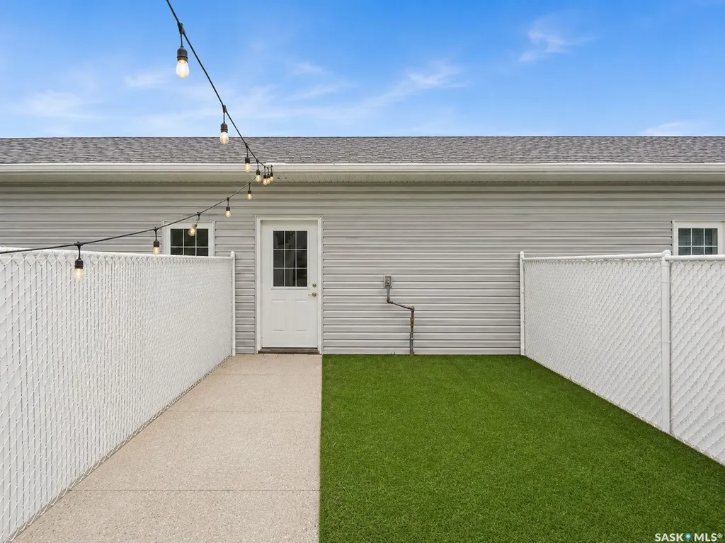 4346 Shaffer Street Regina SK S4W 0L4