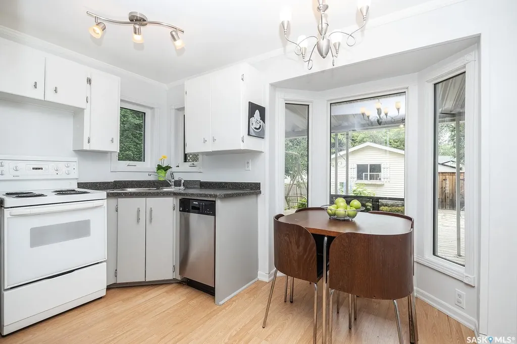 929 9th Avenue N Saskatoon SK S7K 2Z3