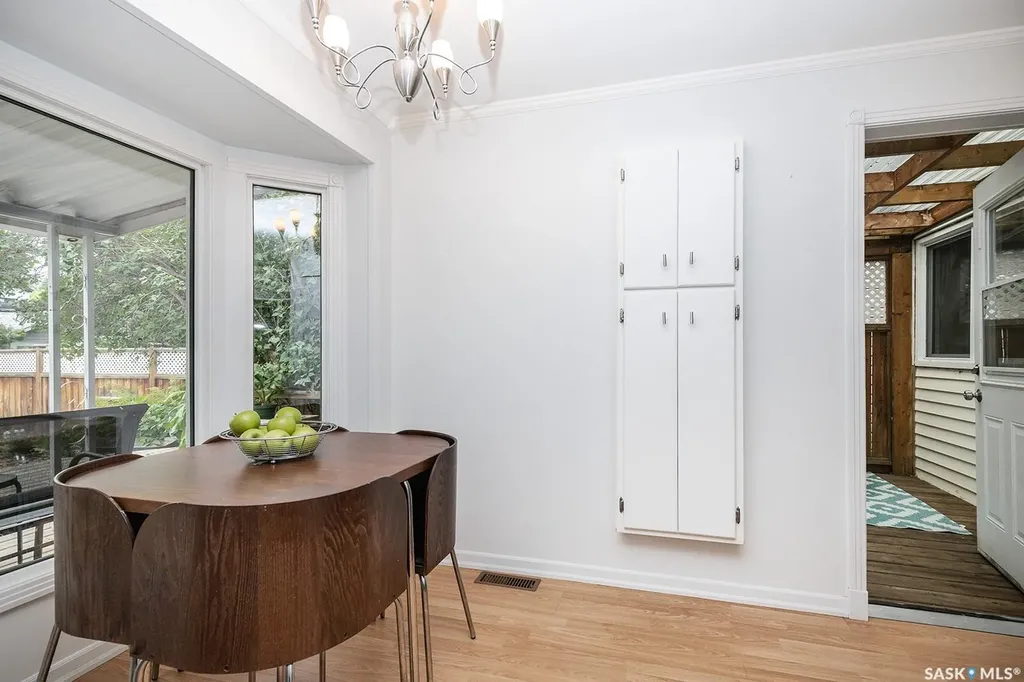 929 9th Avenue N Saskatoon SK S7K 2Z3