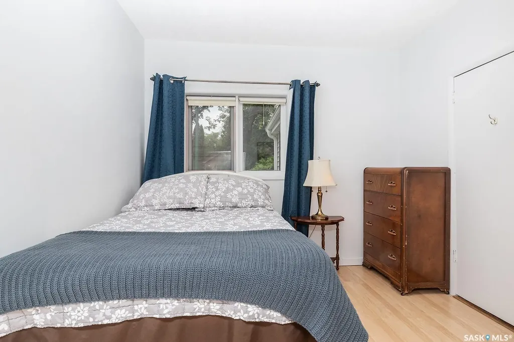 929 9th Avenue N Saskatoon SK S7K 2Z3