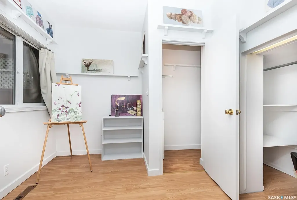 929 9th Avenue N Saskatoon SK S7K 2Z3