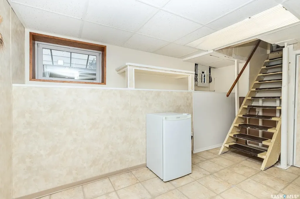 929 9th Avenue N Saskatoon SK S7K 2Z3