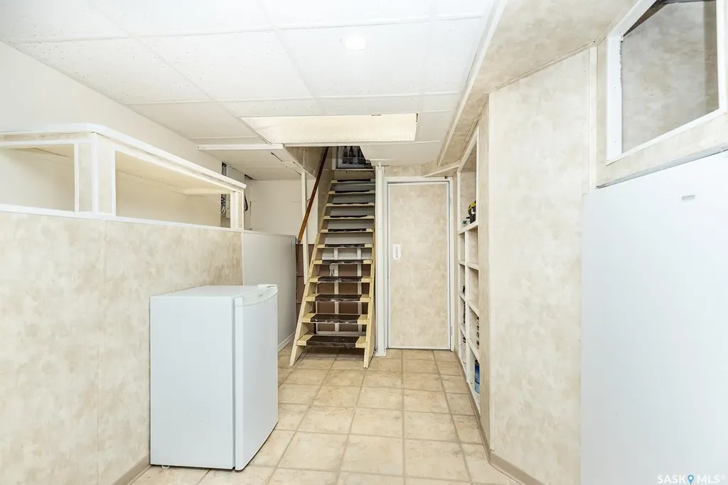 929 9th Avenue N Saskatoon SK S7K 2Z3