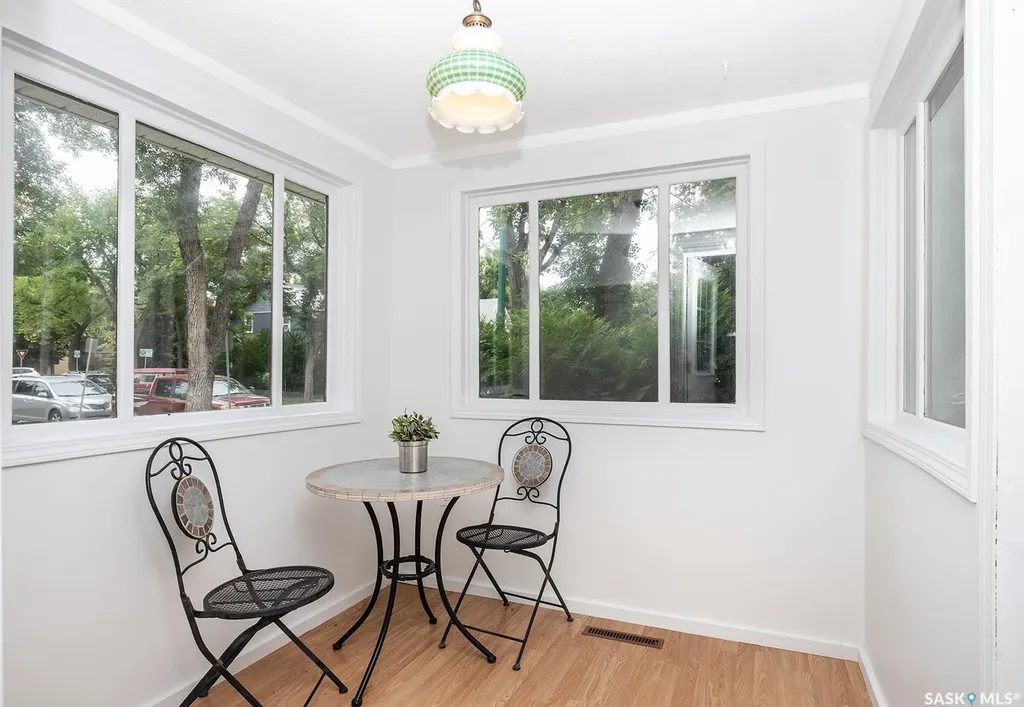 929 9th Avenue N Saskatoon SK S7K 2Z3