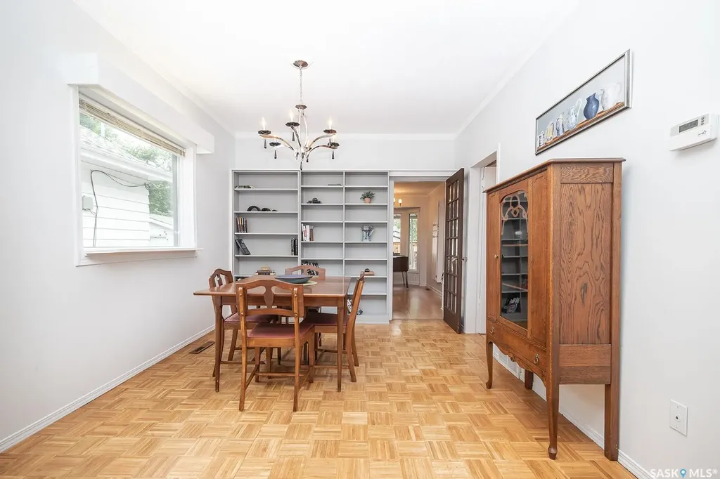 929 9th Avenue N Saskatoon SK S7K 2Z3