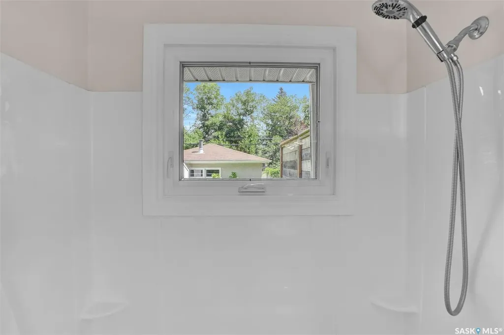 961 Garry Street Regina SK S4T 5R1