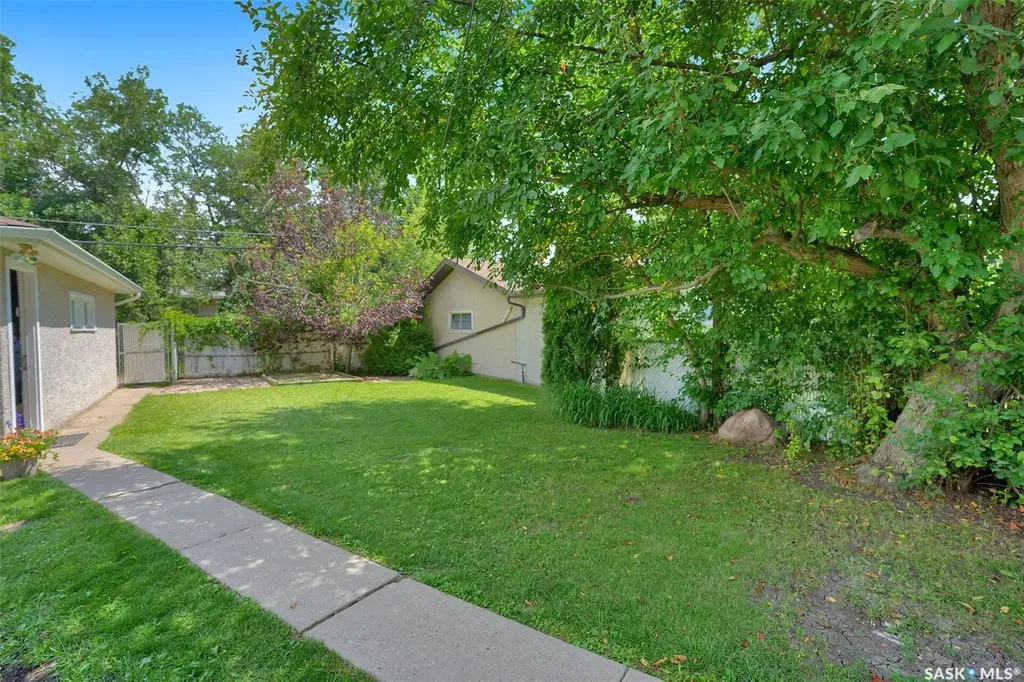 961 Garry Street Regina SK S4T 5R1