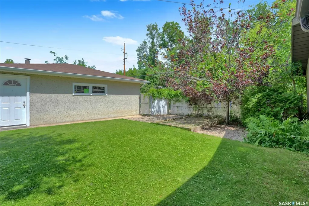 961 Garry Street Regina SK S4T 5R1
