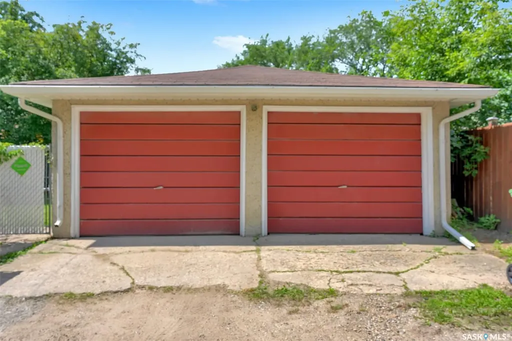 961 Garry Street Regina SK S4T 5R1