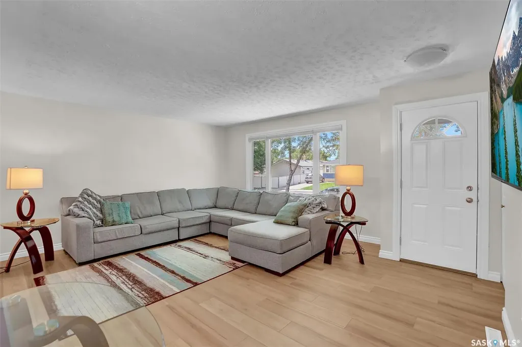 961 Garry Street Regina SK S4T 5R1