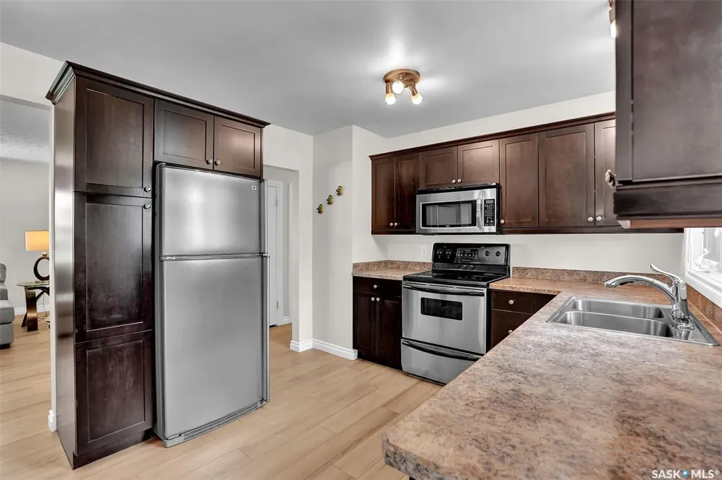 961 Garry Street Regina SK S4T 5R1