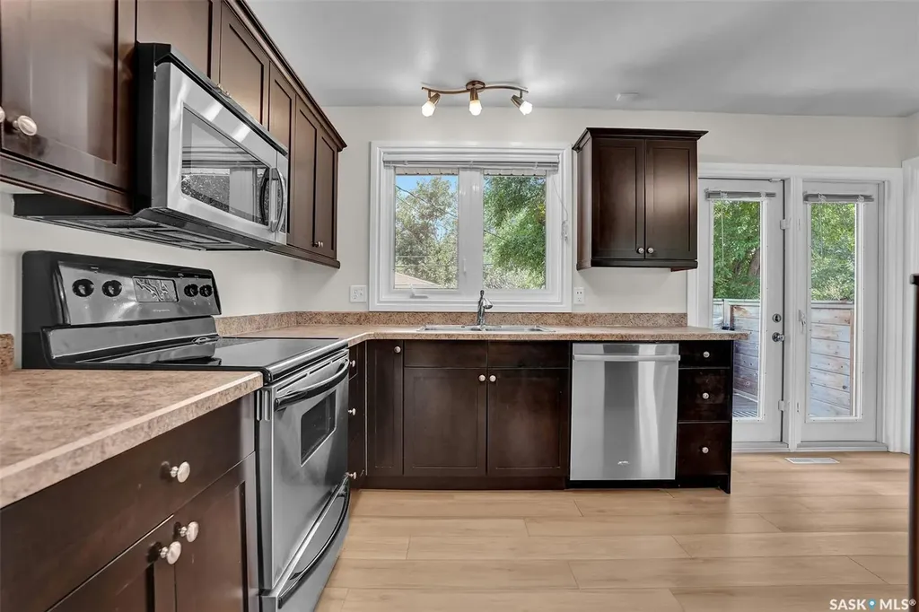 961 Garry Street Regina SK S4T 5R1