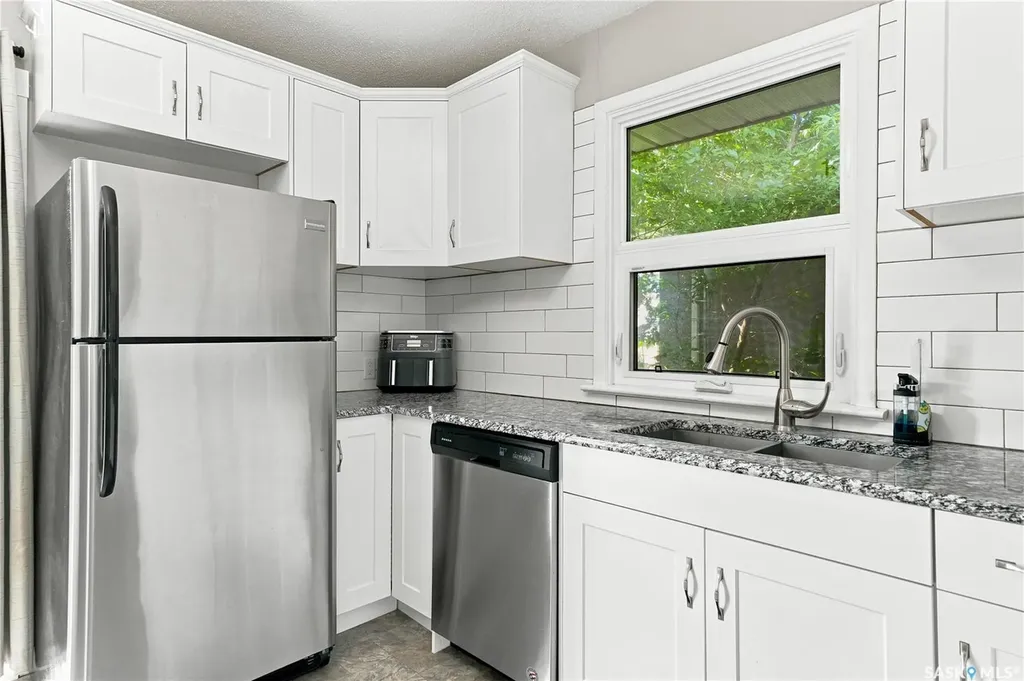 1116 Ewart Avenue Saskatoon SK S7H 2K3