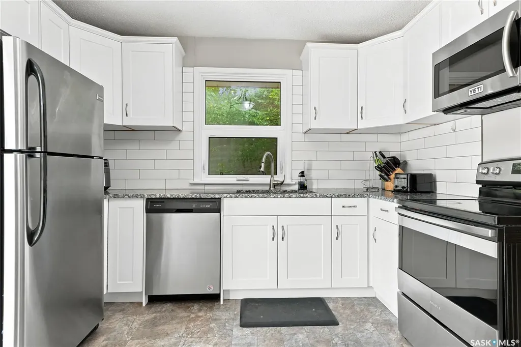 1116 Ewart Avenue Saskatoon SK S7H 2K3