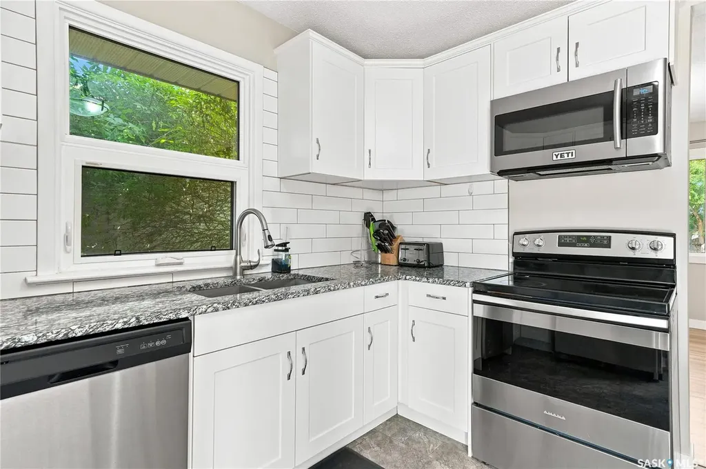 1116 Ewart Avenue Saskatoon SK S7H 2K3
