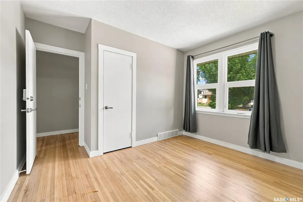 1116 Ewart Avenue Saskatoon SK S7H 2K3