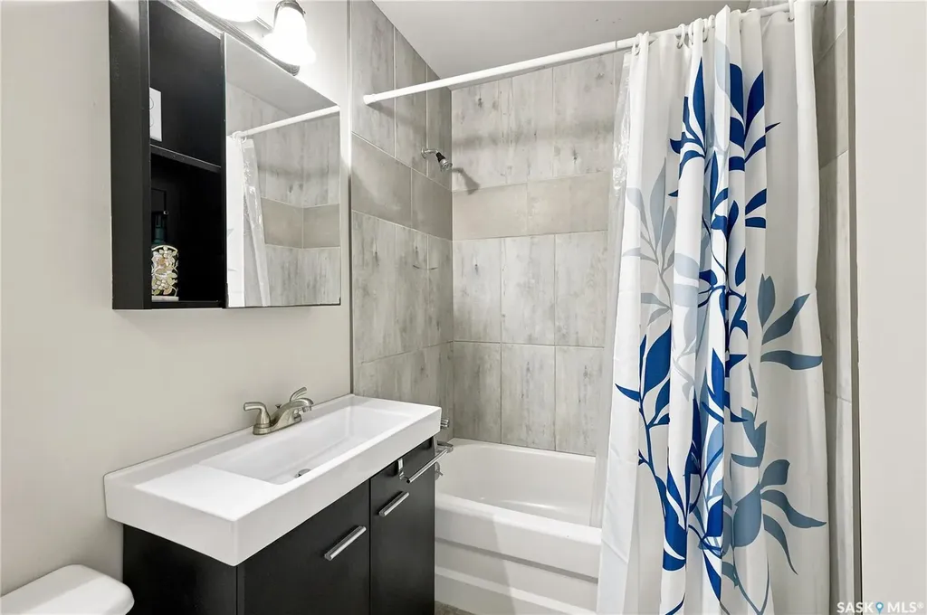 1116 Ewart Avenue Saskatoon SK S7H 2K3