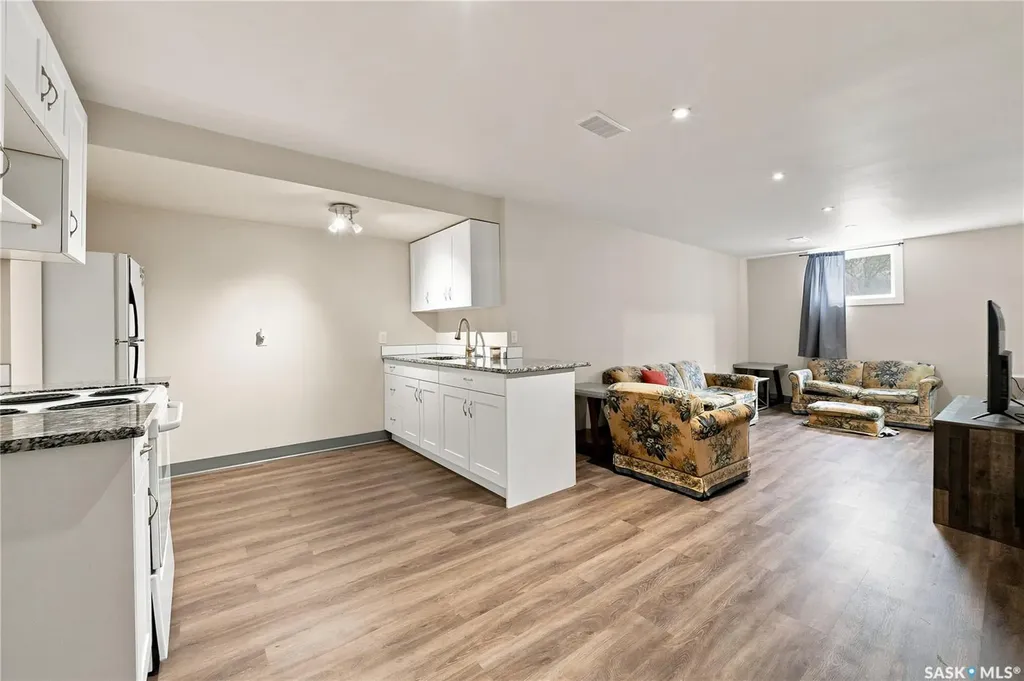 1116 Ewart Avenue Saskatoon SK S7H 2K3