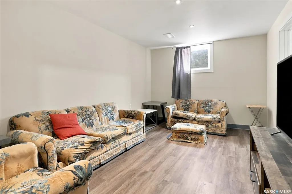 1116 Ewart Avenue Saskatoon SK S7H 2K3