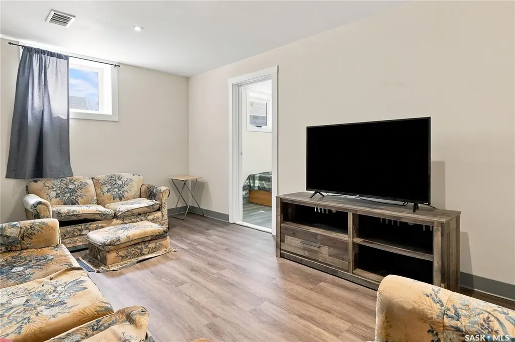 1116 Ewart Avenue Saskatoon SK S7H 2K3