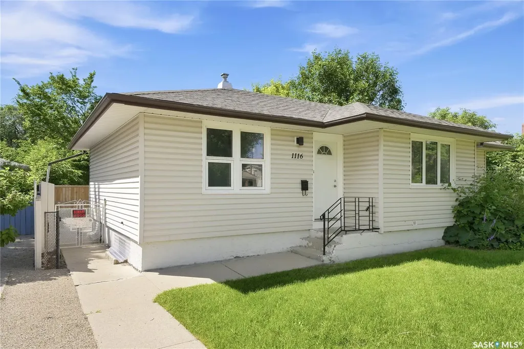 1116 Ewart Avenue Saskatoon SK S7H 2K3