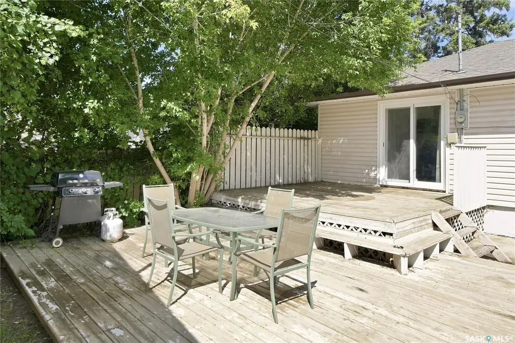 1116 Ewart Avenue Saskatoon SK S7H 2K3