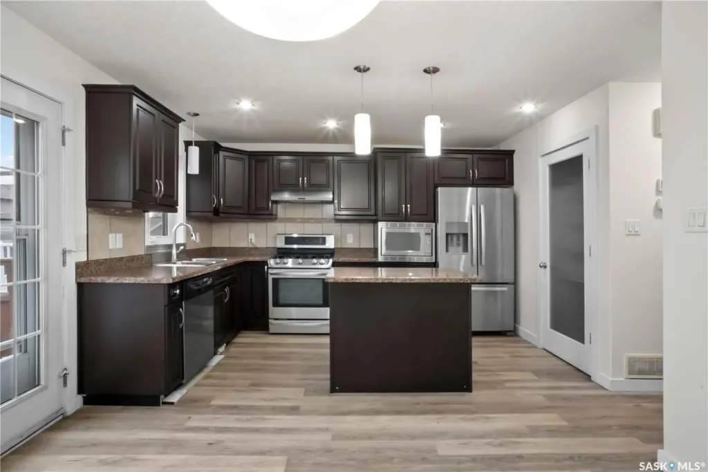 5405 Jim Cairns Boulevard Regina SK S4W 0G1