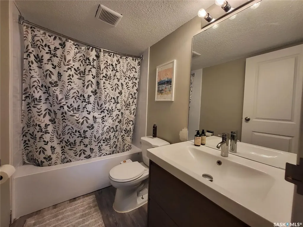 425 115th Street E Saskatoon SK S7N 2E5