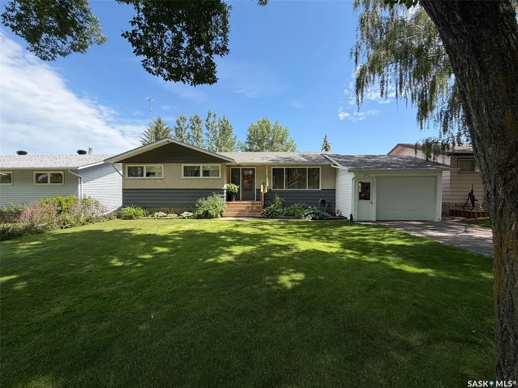 386 4th Street E Shaunavon SK S0N 2M0
